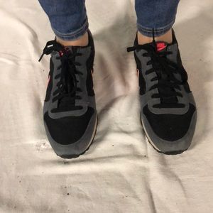 Pink and Black Nike Tennis Shoes